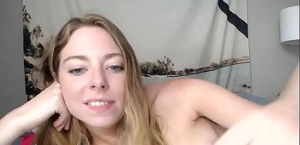  Nice body teenager showing off her cunt and livestreams it for her BF